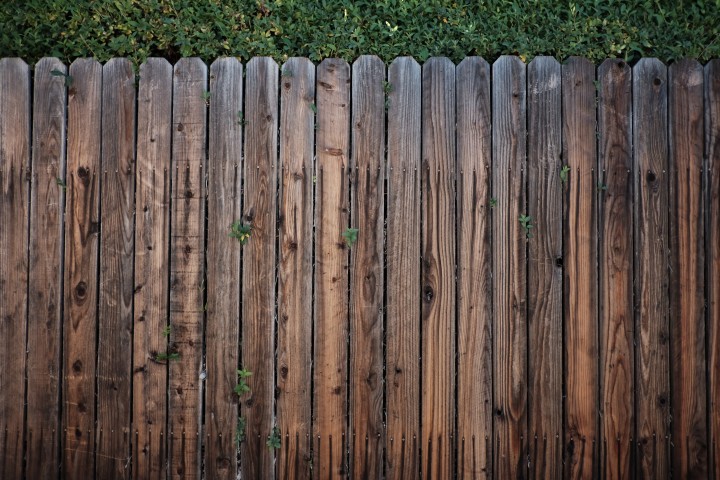 Top Tips for Installing Fence Panels in Your Garden